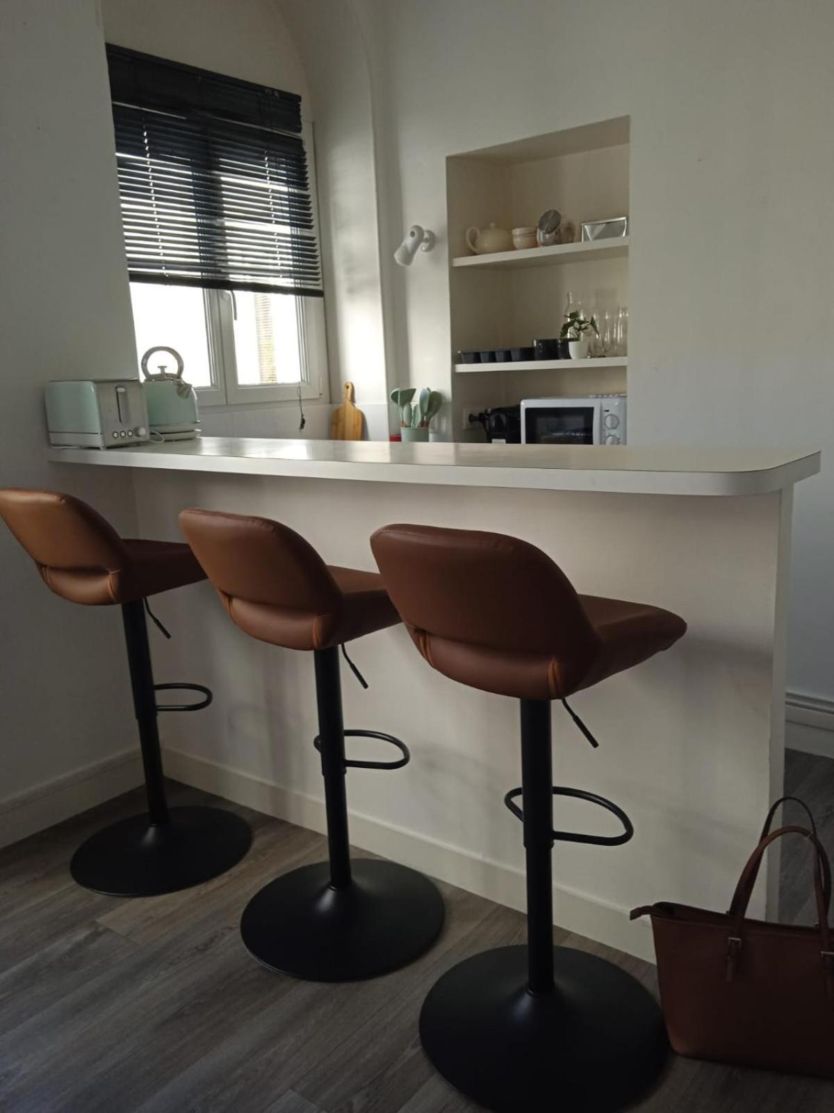 Gare Montparnasse,gorgeous1 Bedroom,close To Eiffel Tour,center , Stuning Place Apartamento *